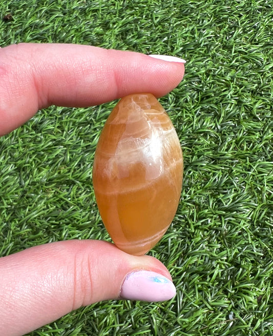 Honey calcite shivas