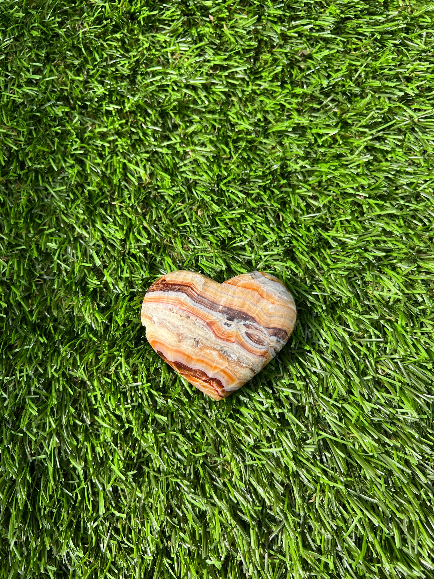 Aragonite puffy heart