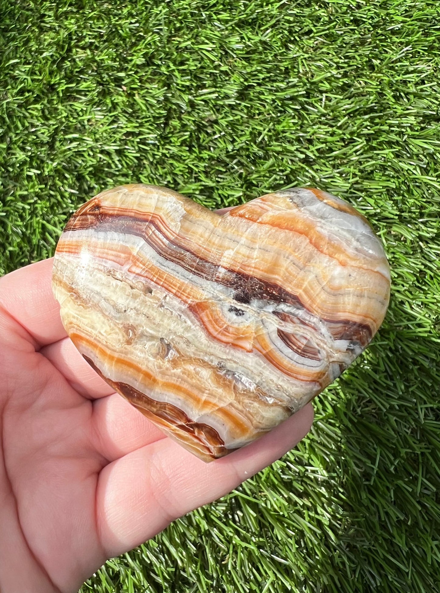 Aragonite puffy heart